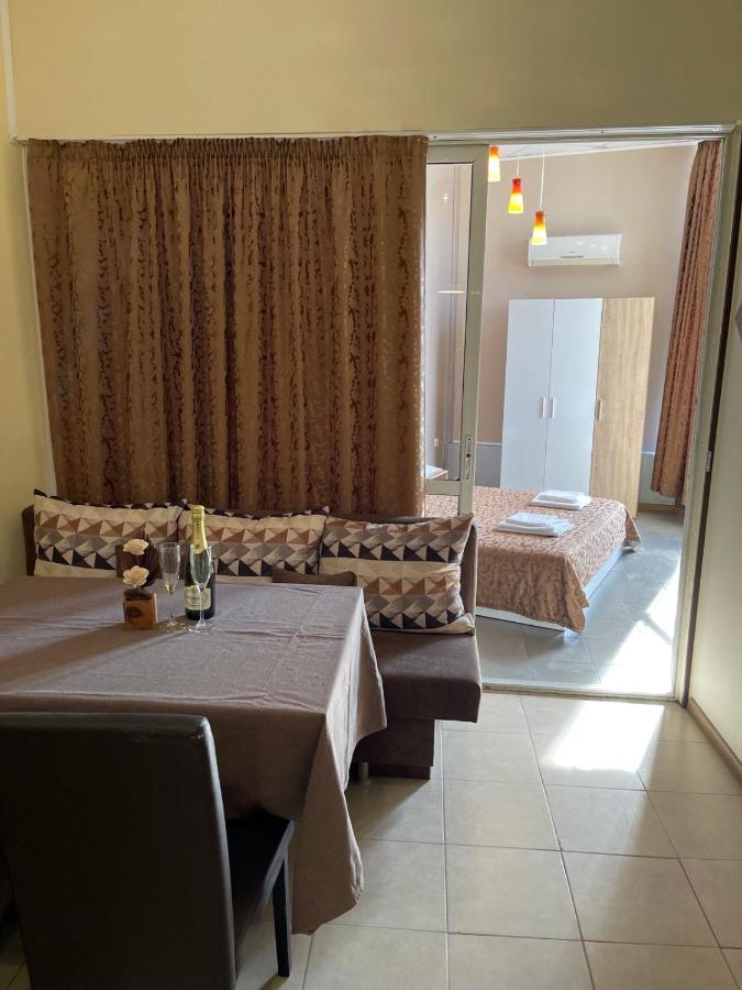 Danita Apartments & Diva Restaurant Bbq&Pool Bar Varna Exterior foto